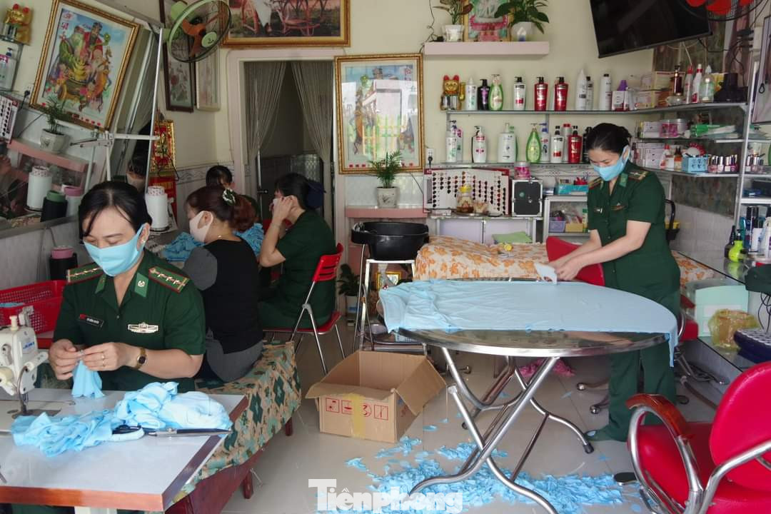 Hơn 320.000 hộ dân cam kết không xuất nhập cảnh trái phép ảnh 3