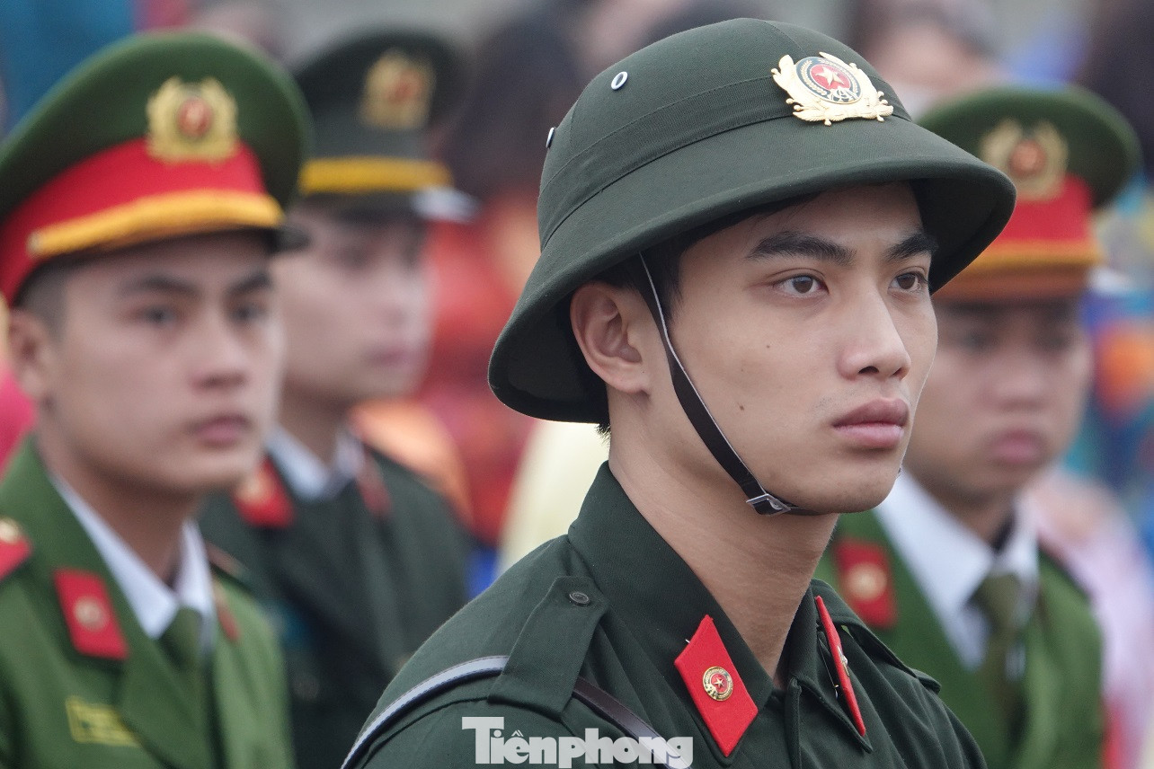 Hơn 1.000 thanh niên Thủ đô viết đơn tình nguyện nhập ngũ ảnh 6