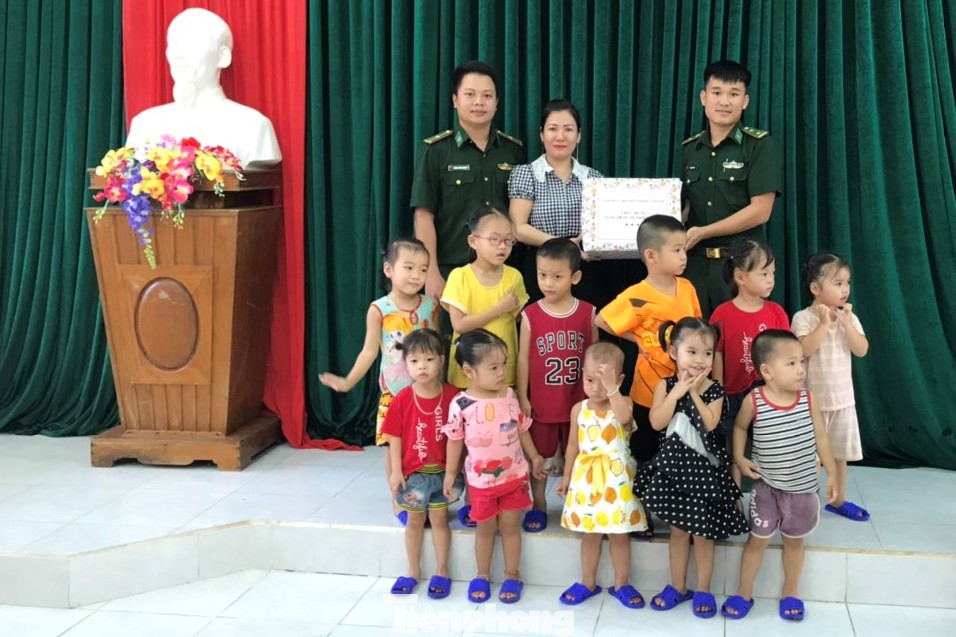 Quân hàm xanh giữ đảo tiền tiêu ảnh 7