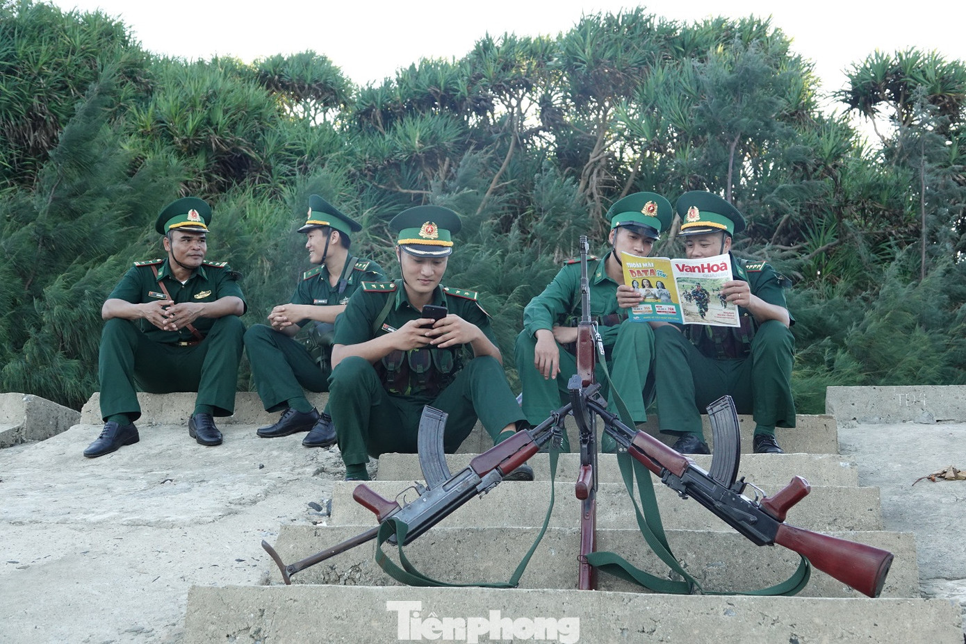 Quân hàm xanh giữ đảo tiền tiêu ảnh 13