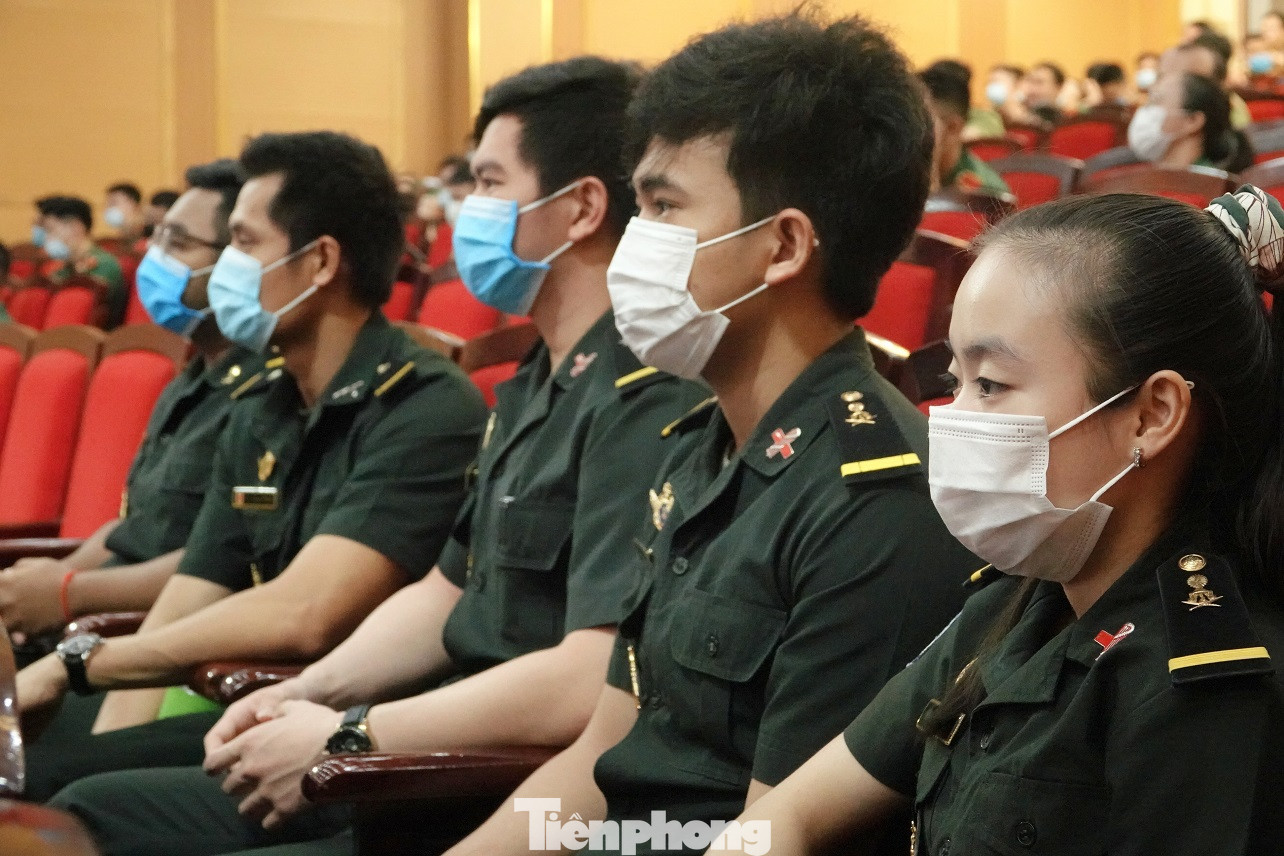 Đoàn viên Học viện Quân y thao luyện kỹ năng khám bệnh ảnh 4