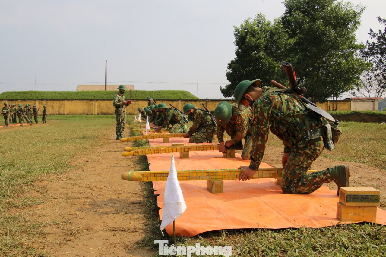 Huấn luyện chiến sĩ mới trong mùa… ‘COVID’ ảnh 7