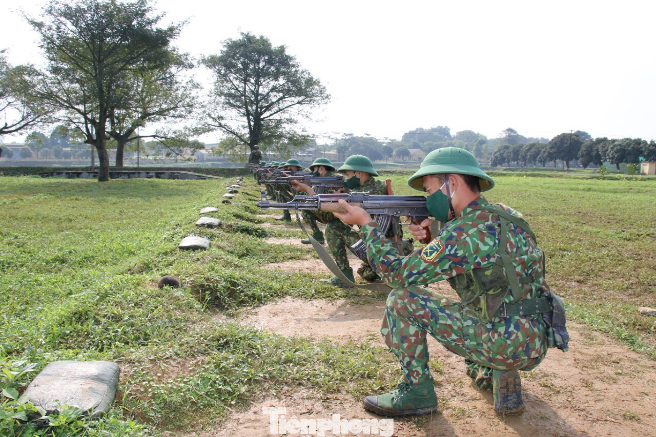 Huấn luyện chiến sĩ mới trong mùa… ‘COVID’ ảnh 3