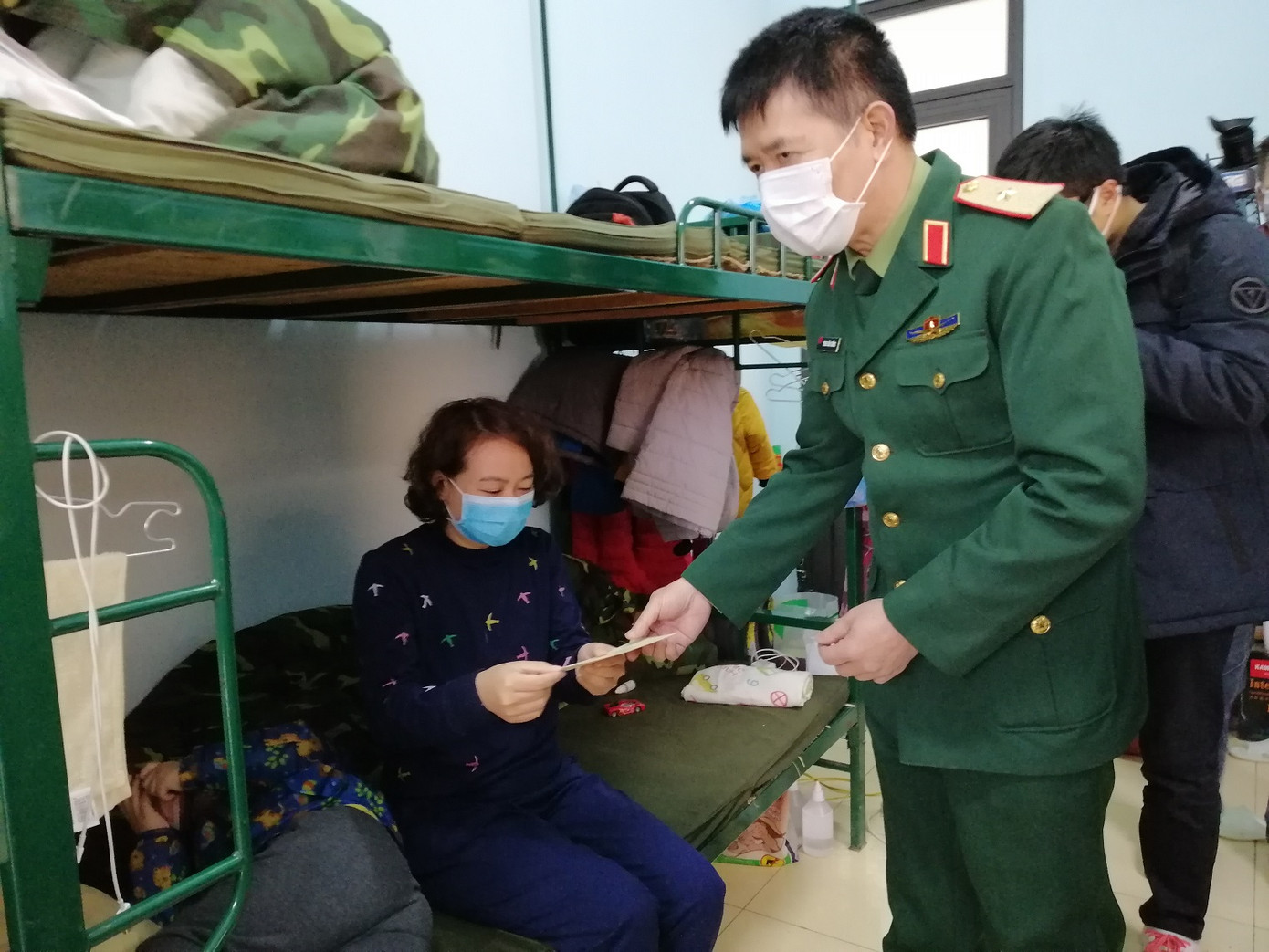 Quân khu 1 tăng cường phòng chống nCoV ở Cao Bằng và Lạng Sơn ảnh 3