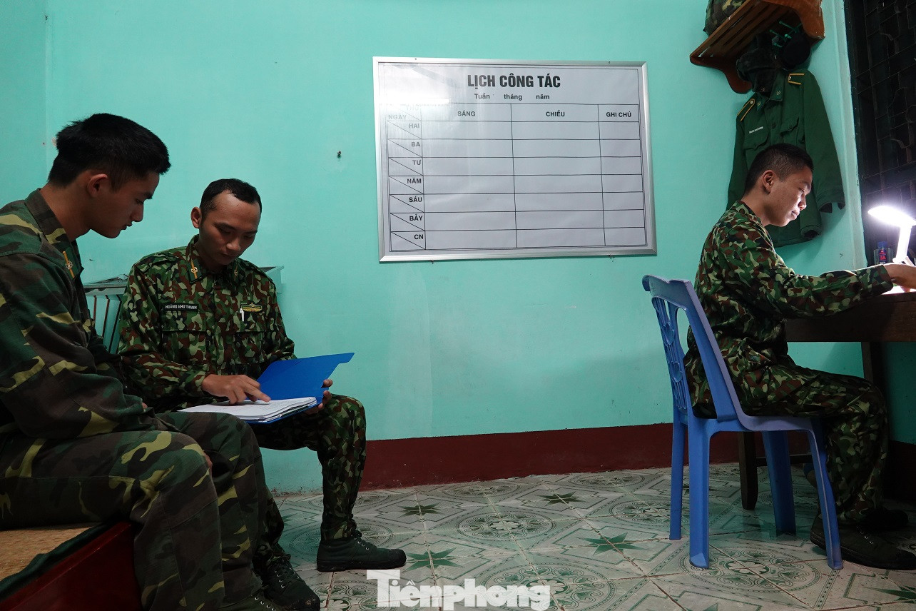 259 học viên Biên phòng lên biên giới dầm mưa chống đại dịch ảnh 14
