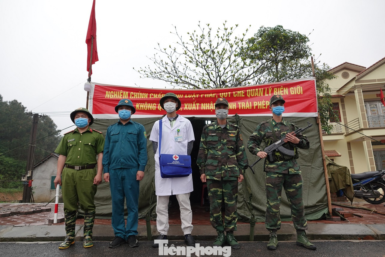 259 học viên Biên phòng lên biên giới dầm mưa chống đại dịch ảnh 2