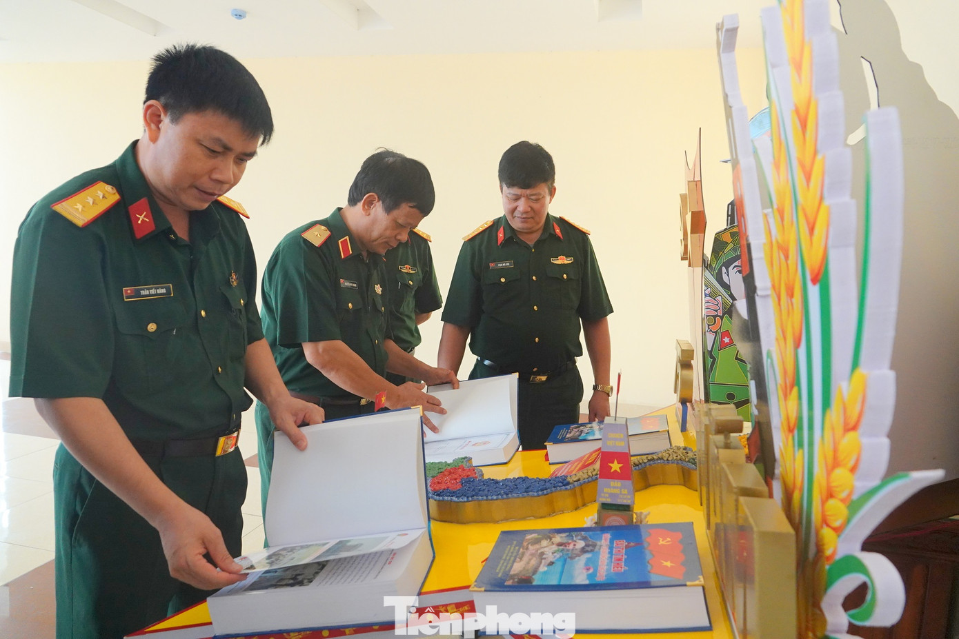 Bổ trợ nâng cao ý thức pháp luật cho thanh niên Quân đội ảnh 1