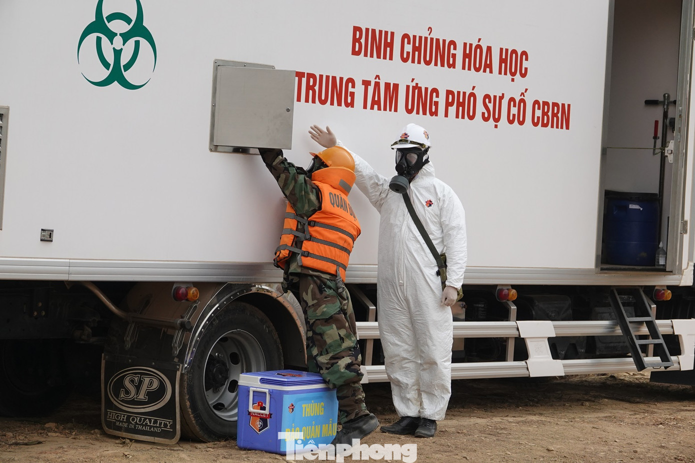 Quân đội diễn tập phòng thủ dân sự liên tỉnh ứng phó sự cố môi trường ảnh 12