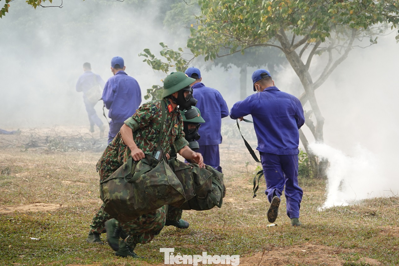 Quân đội diễn tập phòng thủ dân sự liên tỉnh ứng phó sự cố môi trường ảnh 9