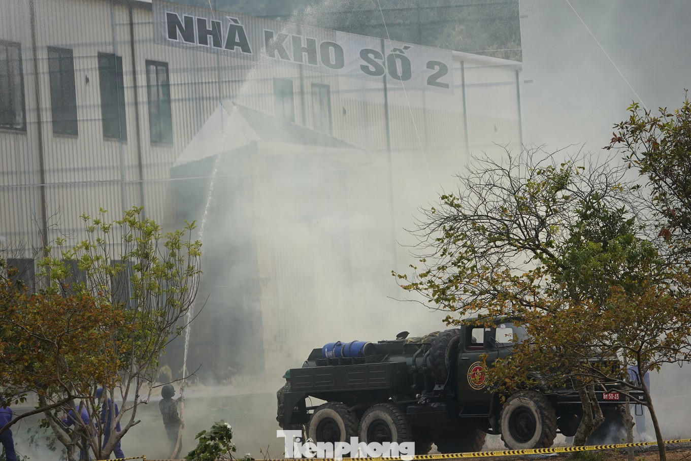 Quân đội diễn tập phòng thủ dân sự liên tỉnh ứng phó sự cố môi trường ảnh 11