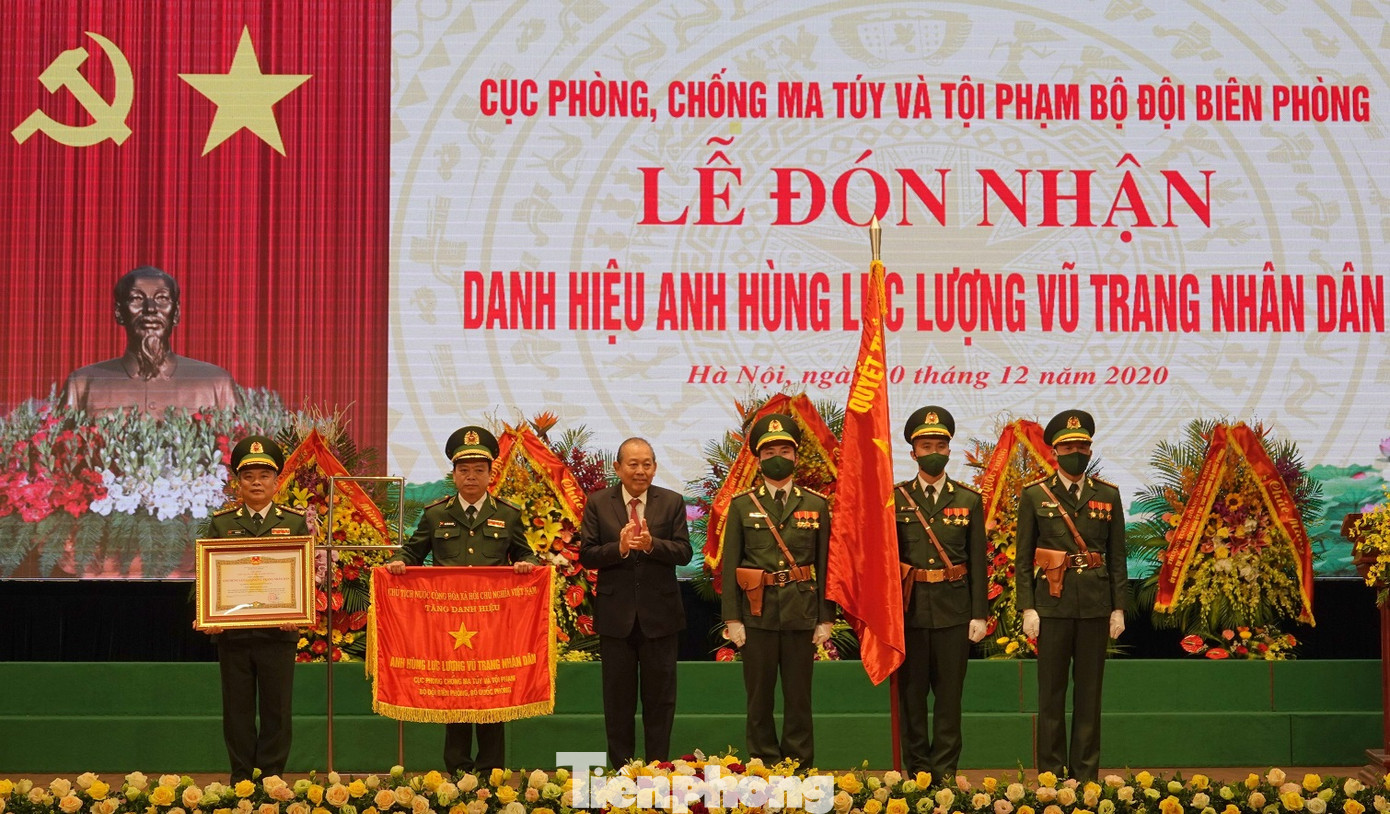 ‘Quả đấm thép’ của lực lượng Biên phòng đón nhận danh hiệu Anh hùng ảnh 4