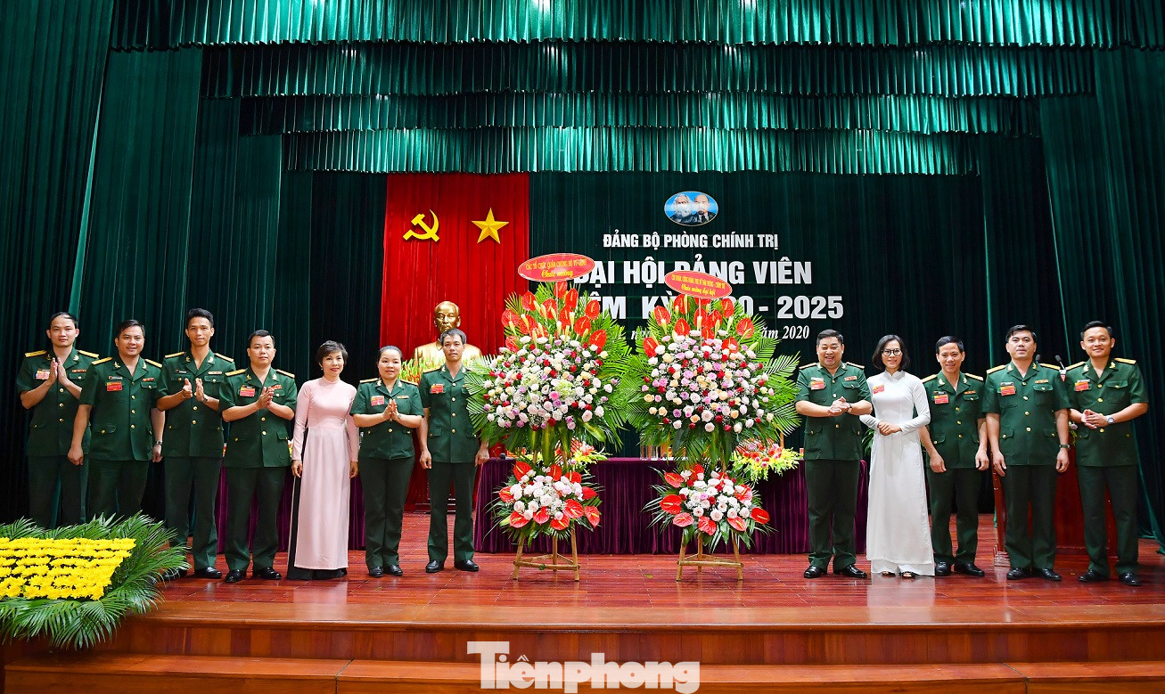 Xây dựng bản lĩnh, trung thành tận tụy ảnh 1