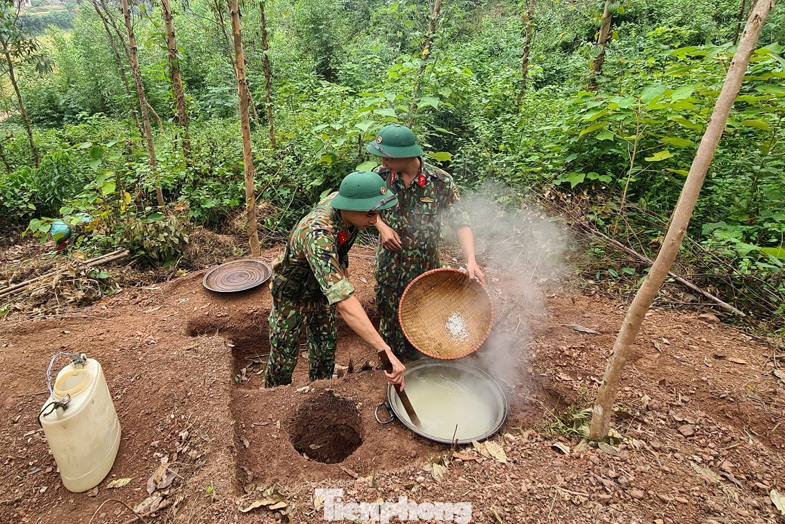Bộ binh chủ lực thực hành chiến đấu ở địa hình trung du ảnh 7