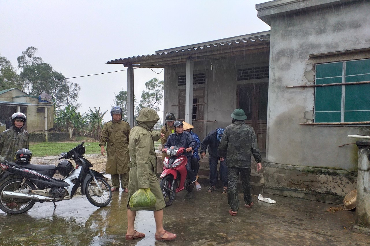 Bão 13 dữ dội nhất từ đêm nay đến sáng mai, nguy cơ ngập lụt lớn ảnh 24