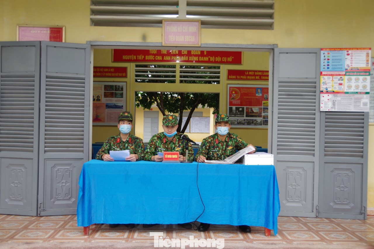 Quân đội diễn tập thực binh quy mô lớn chống Covid-19 ảnh 7