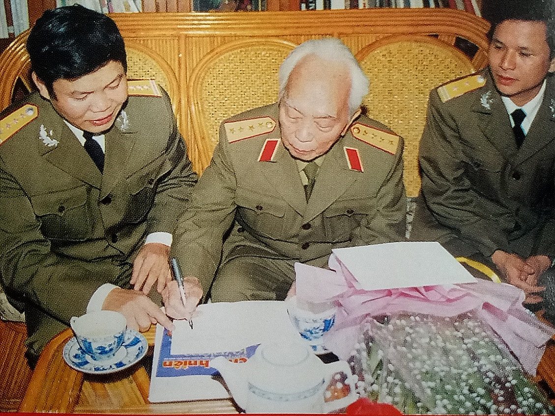 Tuổi trẻ Quân đội tiếp bước cha anh, phát huy truyền thống ảnh 2