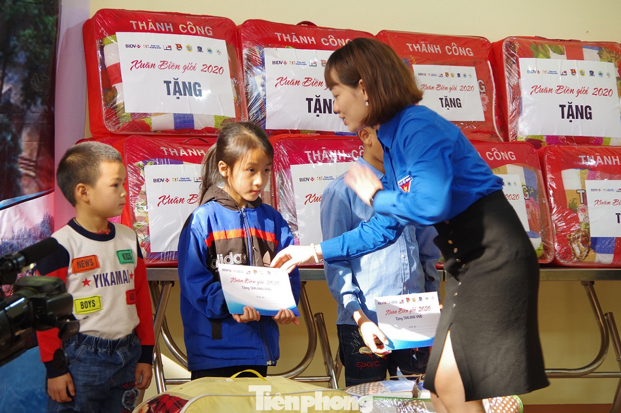 Tình nguyện ‘Xuân Biên giới’ 2020 ở Nậm Chảy ảnh 5