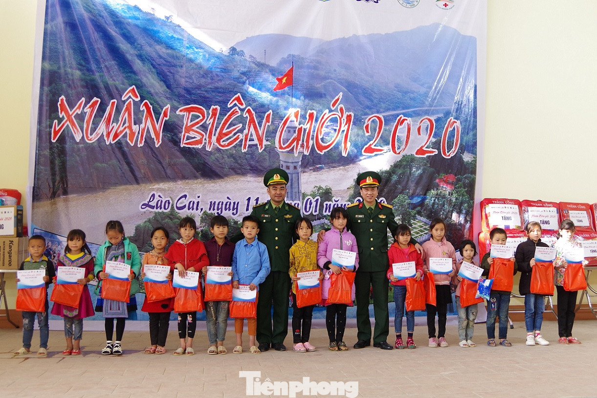 Tình nguyện ‘Xuân Biên giới’ 2020 ở Nậm Chảy ảnh 2