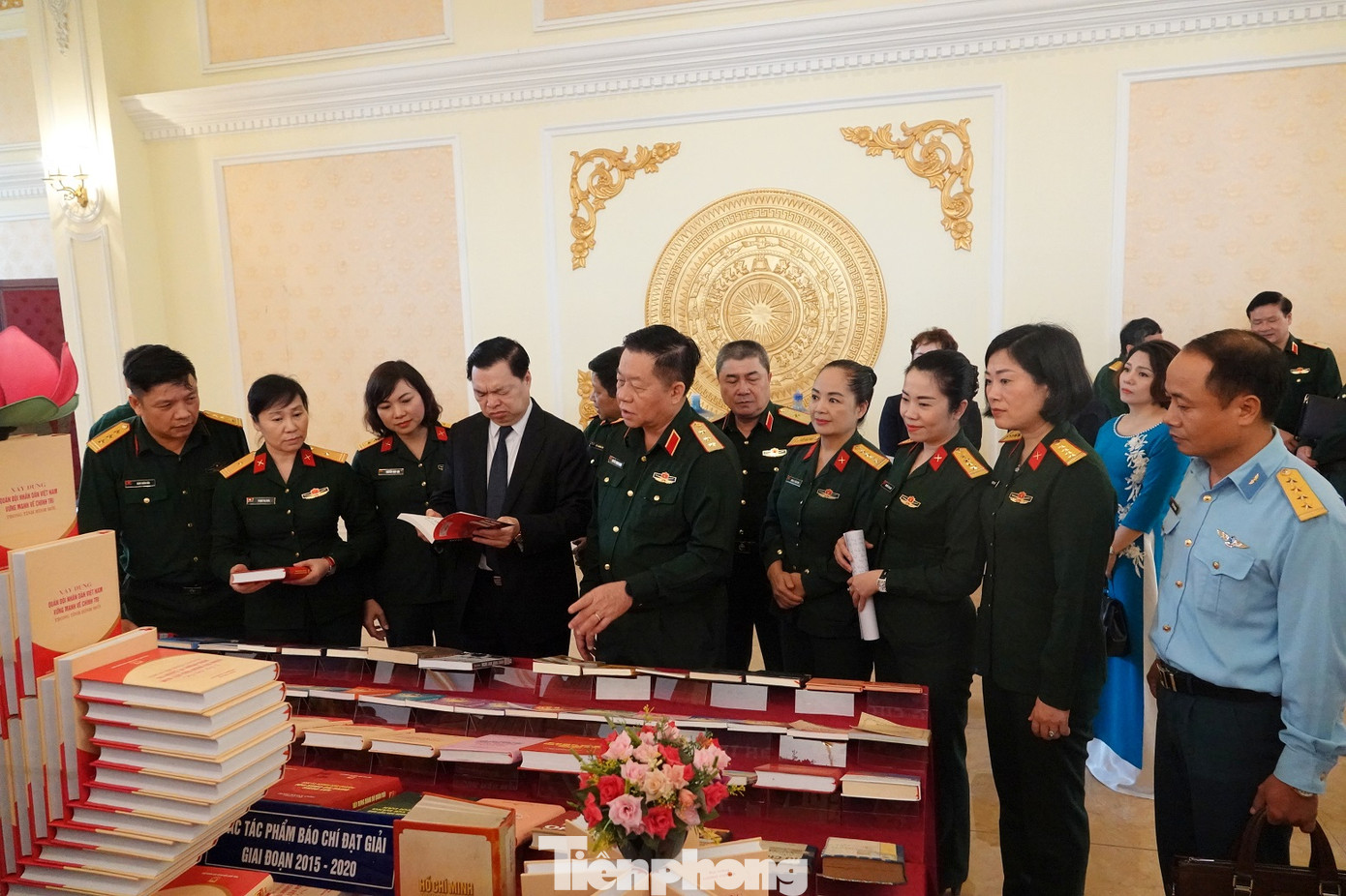 Quân đội tổng kết các hoạt động trọng điểm về báo chí, nghệ thuật ảnh 4