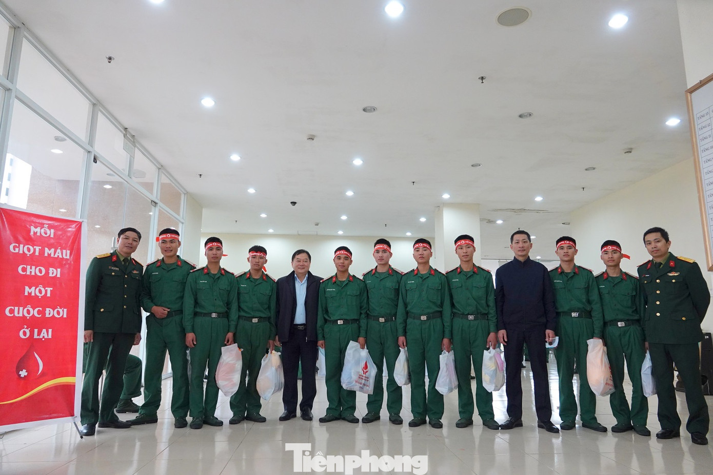 Chủ nhật Đỏ ở Trường Sĩ quan Chính trị: Nhân lên nghĩa cử cao đẹp ảnh 8