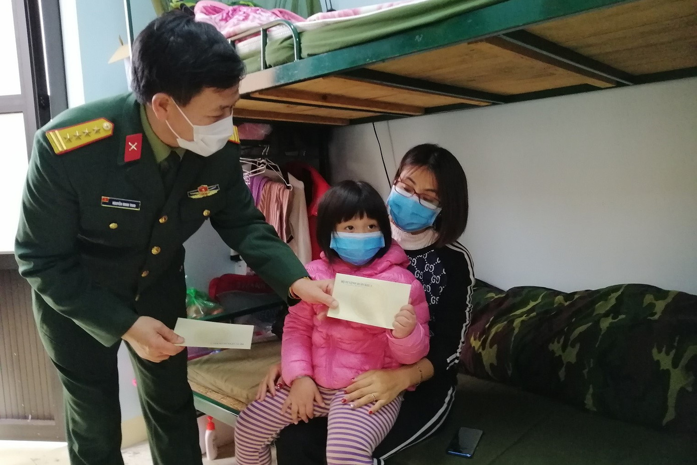 Đại tướng Ngô Xuân Lịch: Hạn chế thấp nhất lây lan dịch Covid-19 vào Quân đội ảnh 2