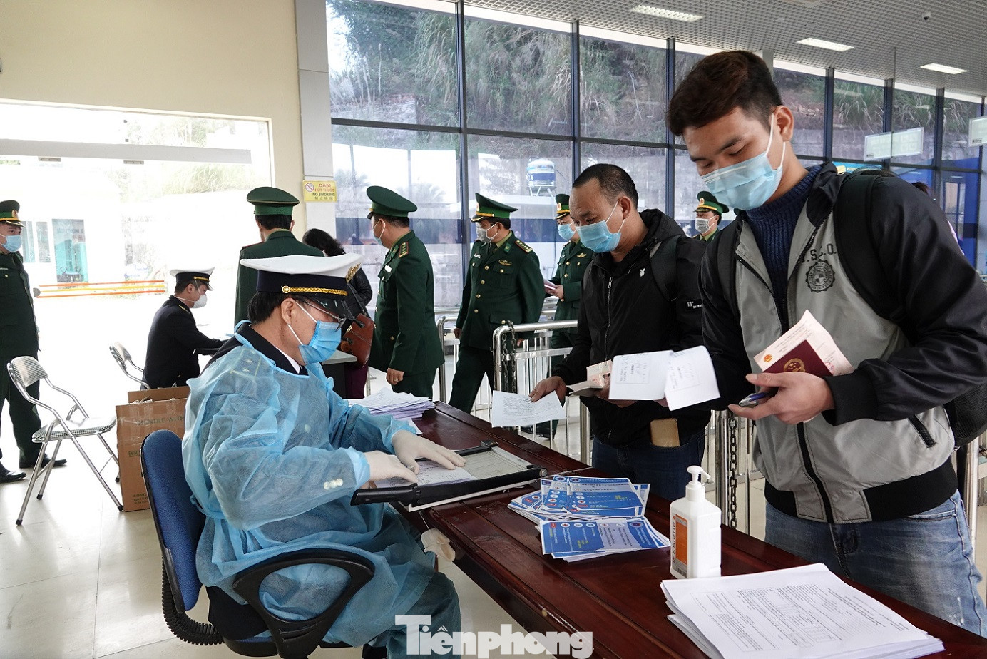 Bảy tỉnh tiếp giáp Trung Quốc sẵn sàng ứng phó với dịch nCoV ảnh 9