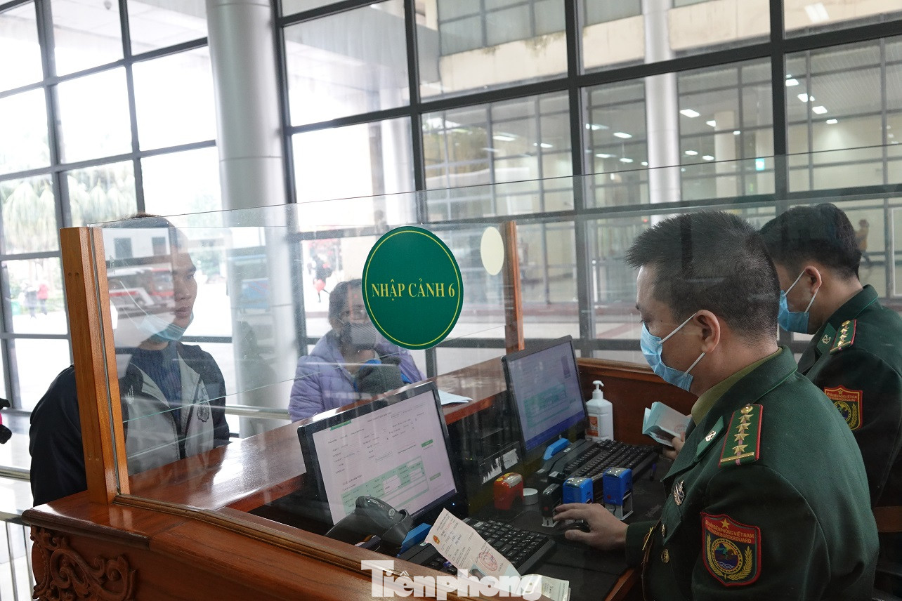 Bảy tỉnh tiếp giáp Trung Quốc sẵn sàng ứng phó với dịch nCoV ảnh 8