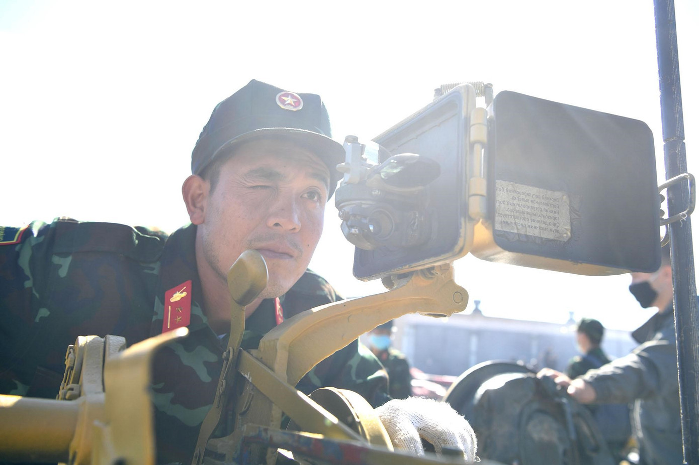 Lính xe tăng Việt Nam hiệu chỉnh ‘chiến mã’ T-72B3 trên đất Nga ảnh 3