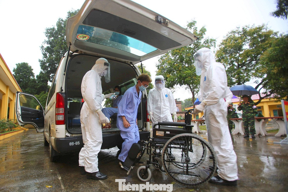 Cận cảnh Bệnh viện dã chiến truyền nhiễm số 1 thực hành chống Covid-19 ảnh 3