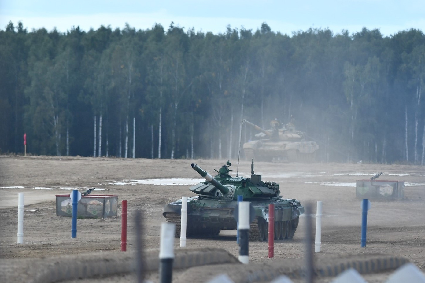 Kíp xe tăng Việt Nam khai hỏa, tả xung hữu đột tại bán kết Tank biathlon ảnh 2