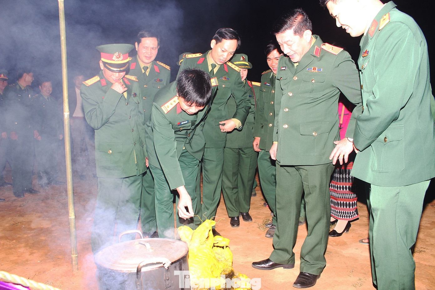 Rộn ràng ‘Xuân đoàn kết - Tết quân dân’ ảnh 4