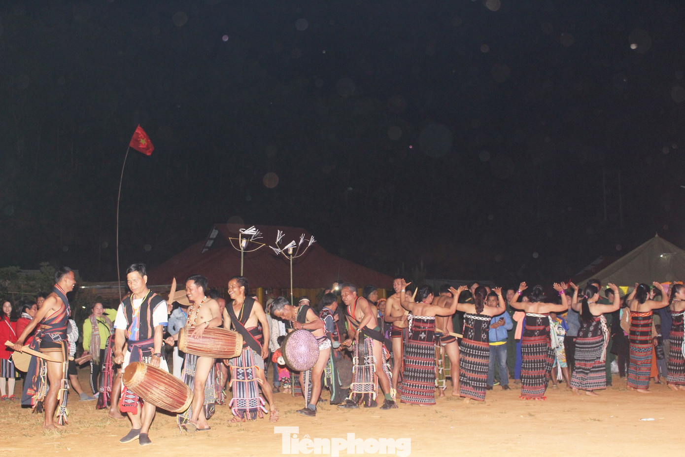 Rộn ràng ‘Xuân đoàn kết - Tết quân dân’ ảnh 5