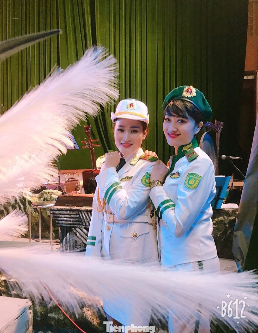 Nữ thiếu tá viết ca khúc về người lính chống dịch COVID-19 trên biên thùy ảnh 1