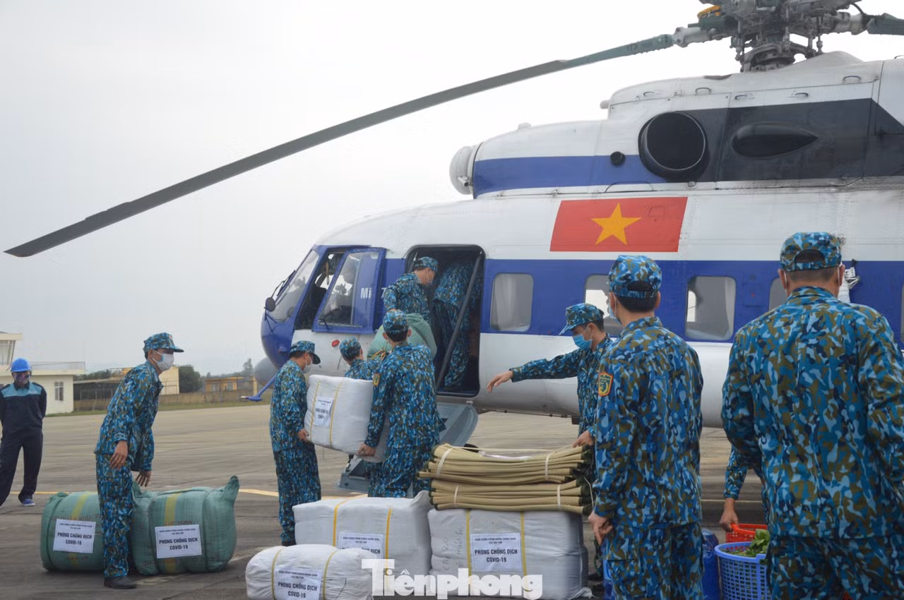 Đoàn Không quân Ba Vì diễn tập ứng phó tình huống 30 nghìn người mắc Covid-19 ảnh 5