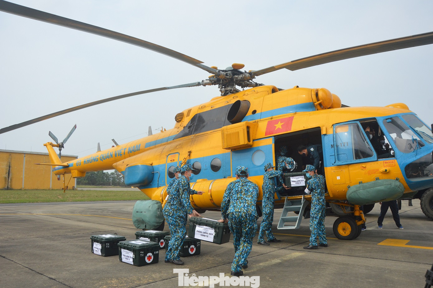 Đoàn Không quân Ba Vì diễn tập ứng phó tình huống 30 nghìn người mắc Covid-19 ảnh 4