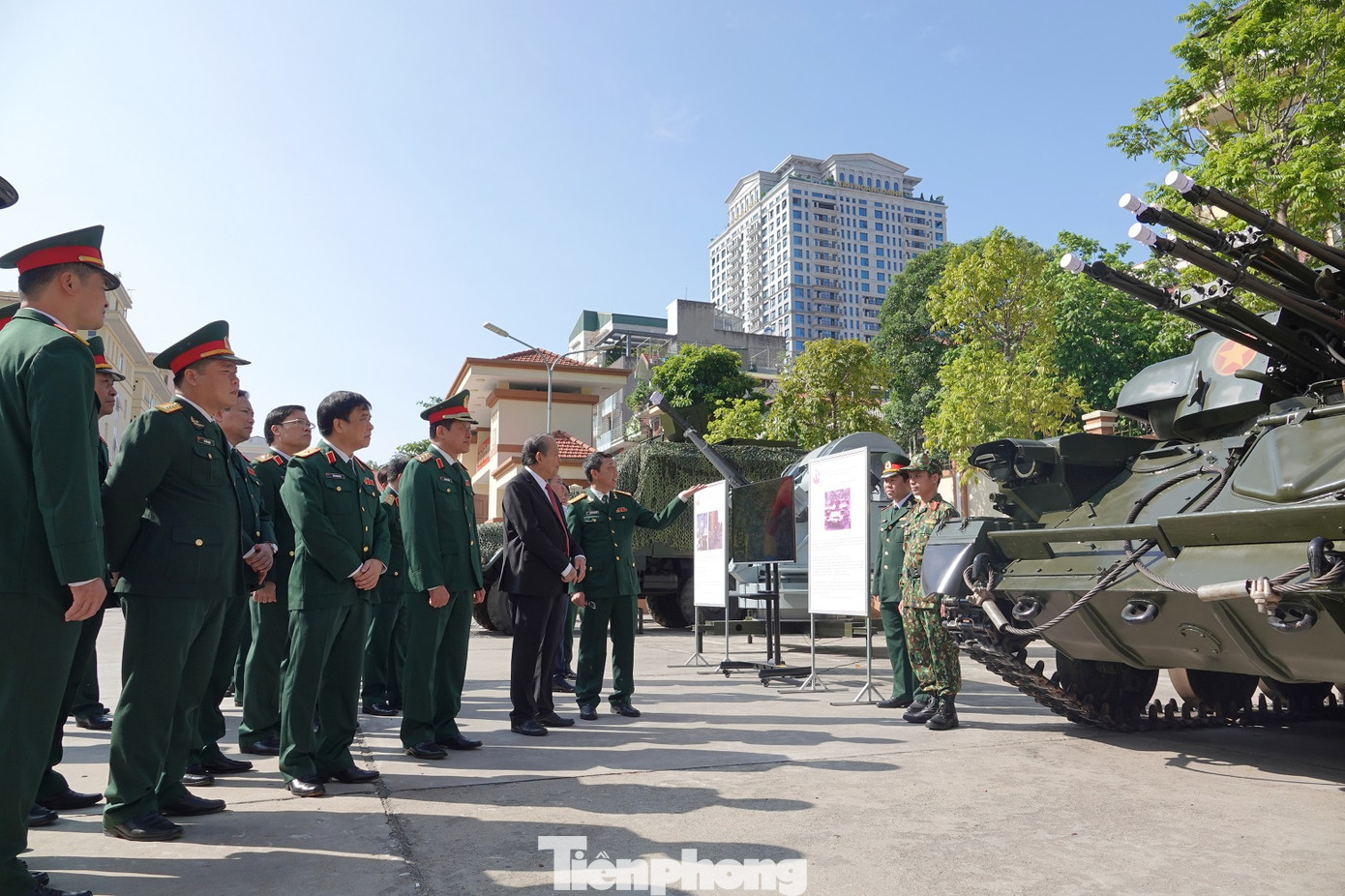 Trao tặng danh hiệu Anh hùng cho Viện Khoa học và Công nghệ quân sự ảnh 5