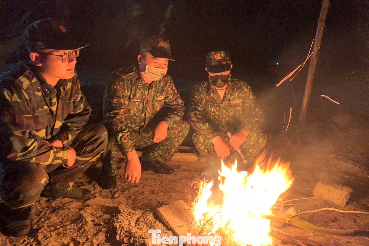 Hết dịch, anh sẽ về với em và con ảnh 1