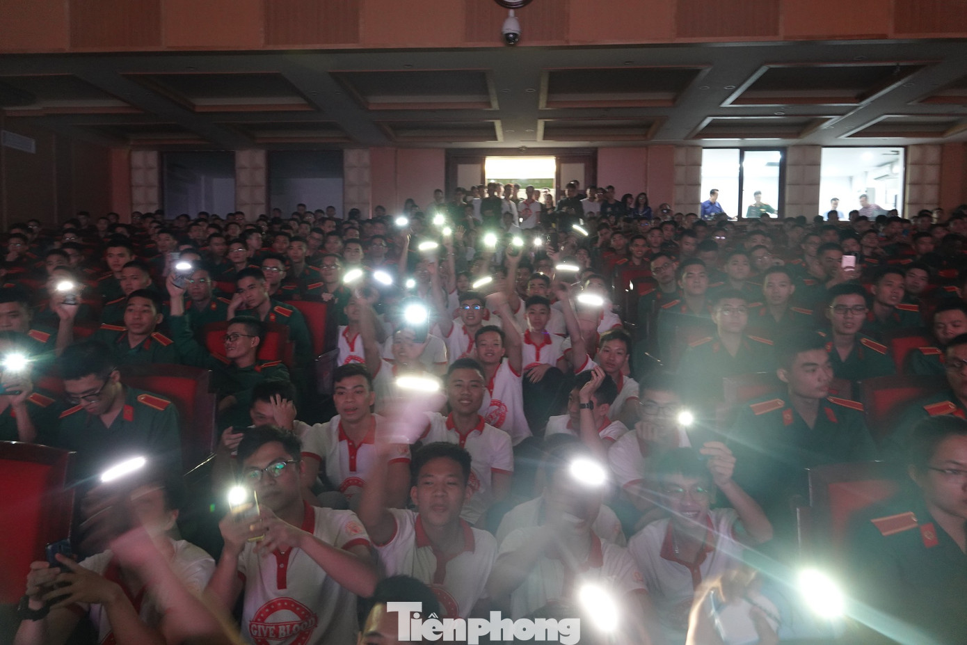 Tưng bừng gala đón 418 tân học viên Học viện Quân y ảnh 4