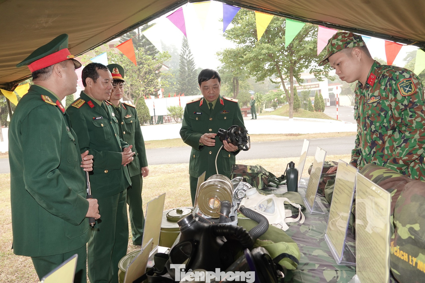 Bộ đội Hóa học tẩy trùng, vệ sinh môi trường hơn 3,8 triệu m2 ảnh 1