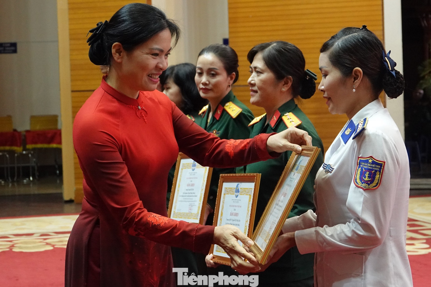 Quân đội tuyên dương điển hình vì sự tiến bộ của phụ nữ và bình đẳng giới ảnh 2