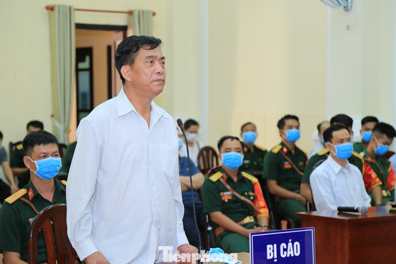 Nhận hối lộ, nguyên Chánh thanh tra Xét khiếu tố của Bộ Quốc phòng lĩnh 20 năm tù ảnh 1