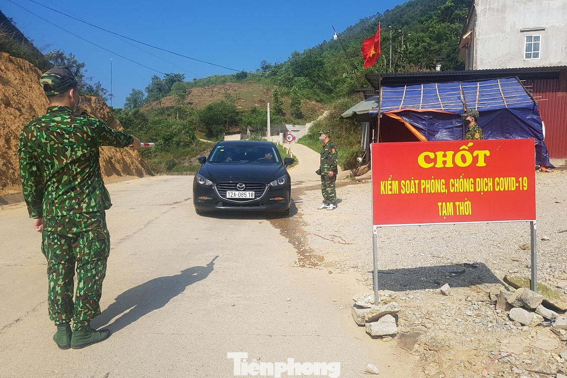 Kỷ niệm đẹp trên chốt tiền tiêu của hai trung sĩ Biên phòng ảnh 3