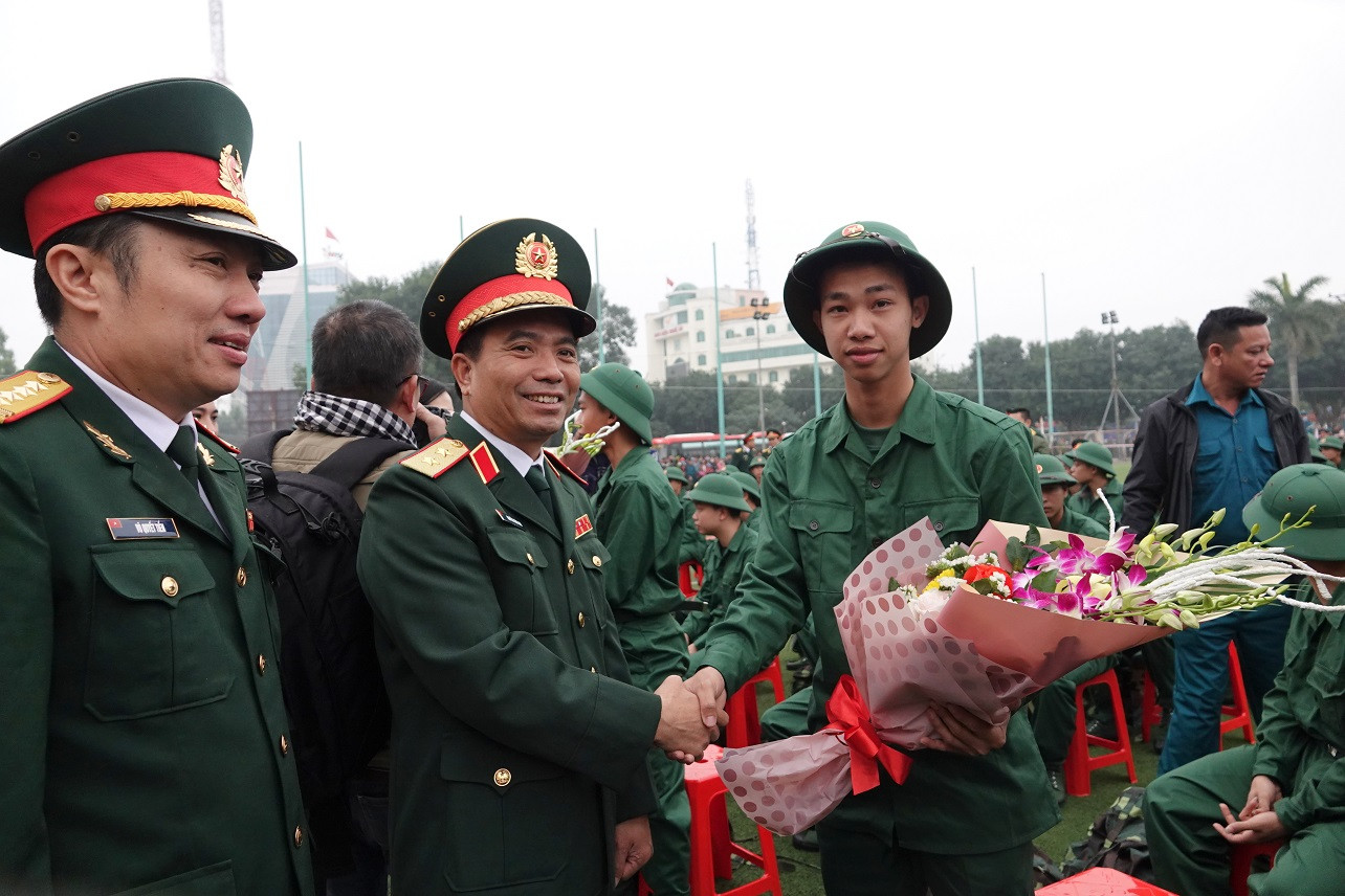 Ban Thanh niên Quân đội tiếp sức tuổi trẻ xứ Nghệ lên đường tòng quân ảnh 1