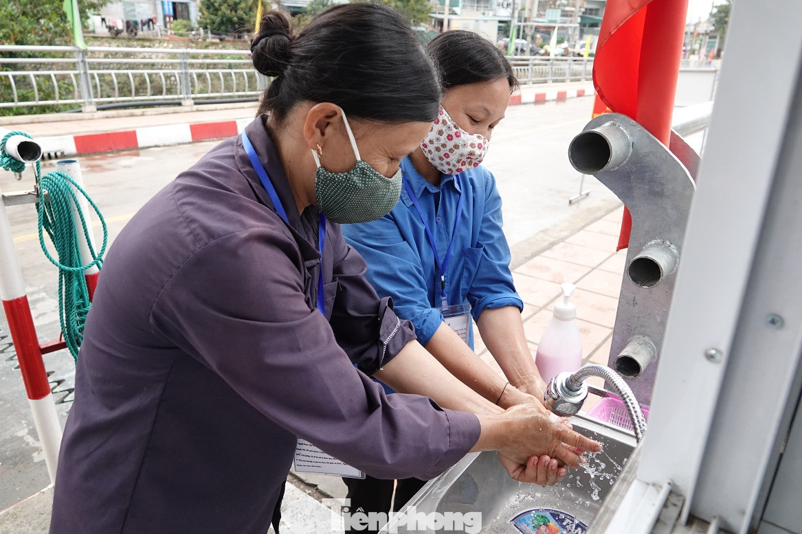 Biên phòng Quảng Ninh ngăn đại dịch COVID-19 ảnh 20