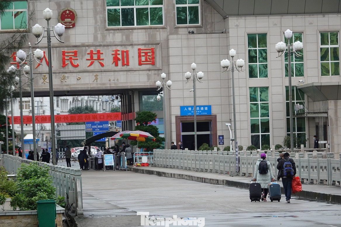 Biên phòng Quảng Ninh ngăn đại dịch COVID-19 ảnh 17