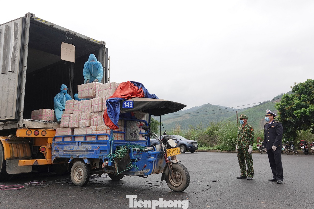 Biên phòng Quảng Ninh ngăn đại dịch COVID-19 ảnh 21
