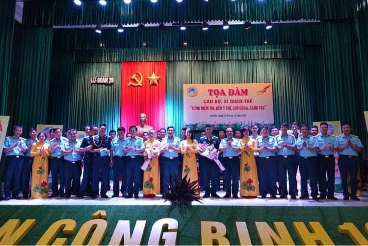 Cán bộ trẻ vững niềm tin, bền ý chí ảnh 4