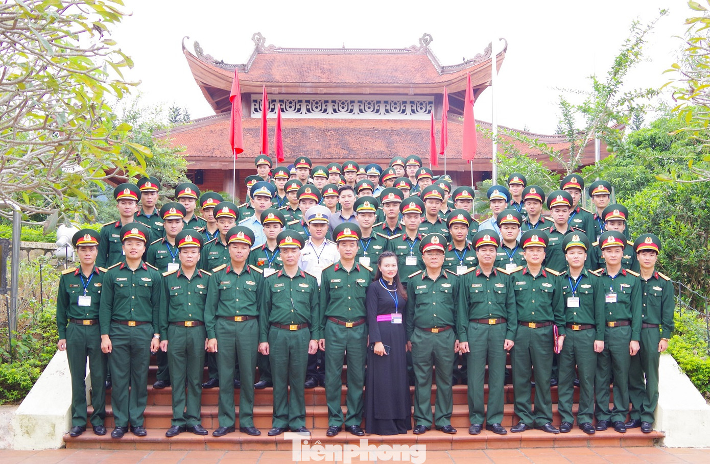 Trao chứng nhận cho 86 cán bộ Đoàn, cán bộ đảm nhiệm công tác thanh niên ảnh 4