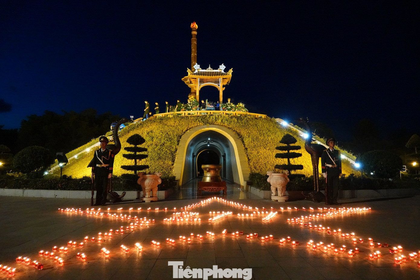 Linh thiêng nến tri ân và hoa đăng tại Thành Cổ Quảng Trị ảnh 3