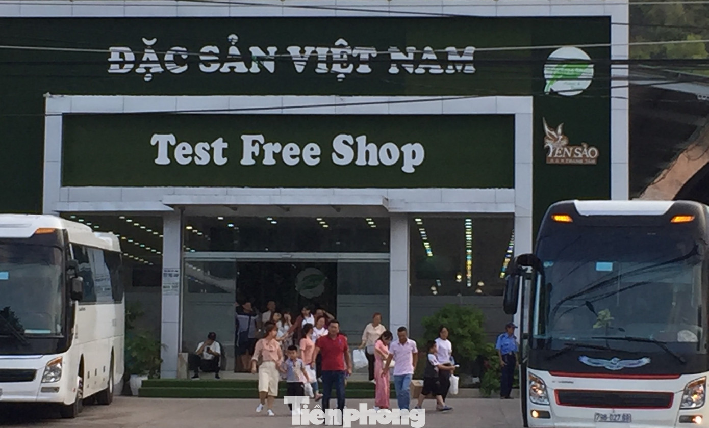 Cận cảnh chuỗi cửa hàng ở Nha Trang xây trái phép chuyên đón khách Trung Quốc ảnh 2